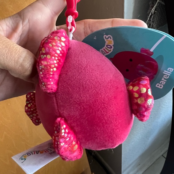 🟡 NWT 3.5” Barella the Beta Fish Keychain Clip Squishmallows iridescent fins - Picture 2 of 2
